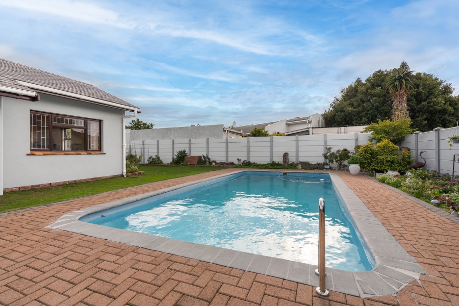 4 Bedroom Property for Sale in Edgemead Western Cape